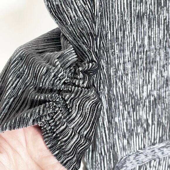 ANTHROPOLOGIE GREYLIN Silver Metallic Crinkle Wide Leg Jumpsuit large - Picture 9 of 9